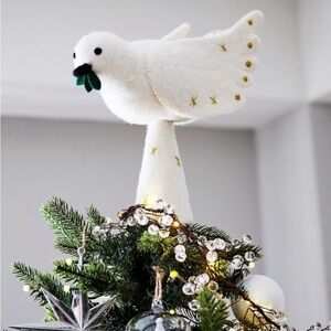 🕊️ Pottery Barn Dove Peaceful Christmas tree topper